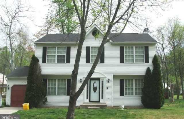 2132 ROBERT BOWIE DRIVE