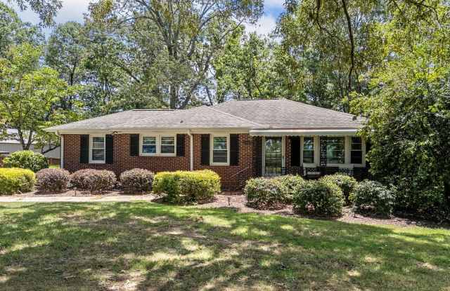 Immaculately Maintained 2 BR, 1 BA Short-Term Rental in Greer NO APPLICATION FEE if APPROVED
