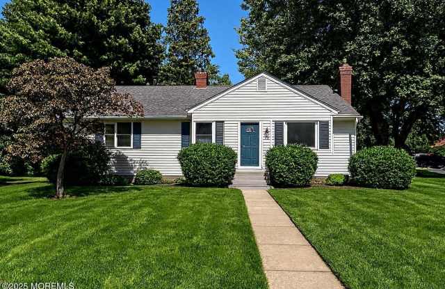 361 Meadowbrook Avenue