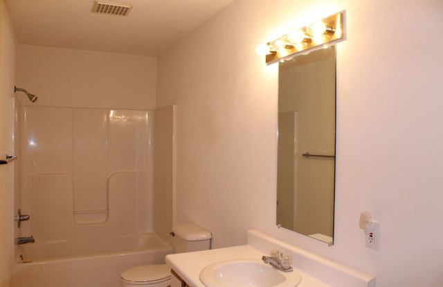 Charming 2-Bedroom, 1-Bath Apartment with Garage, Private Entrance and Washer  Dryer