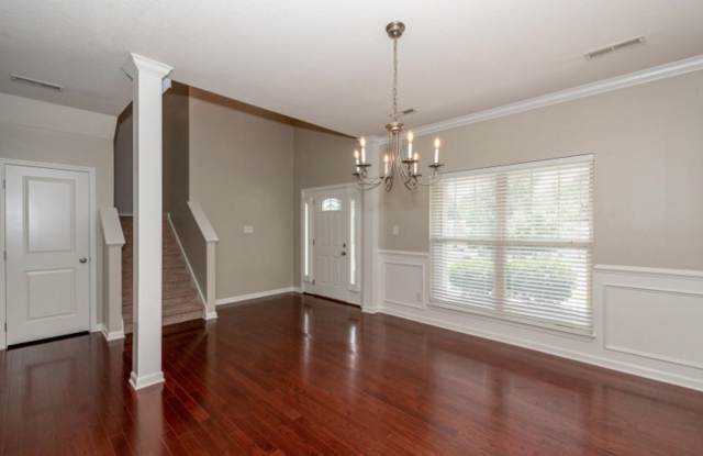 West Knoxville 37932 - 4 bedroom, 2.5 bath home - Call Jean Chung (865) 386-1022