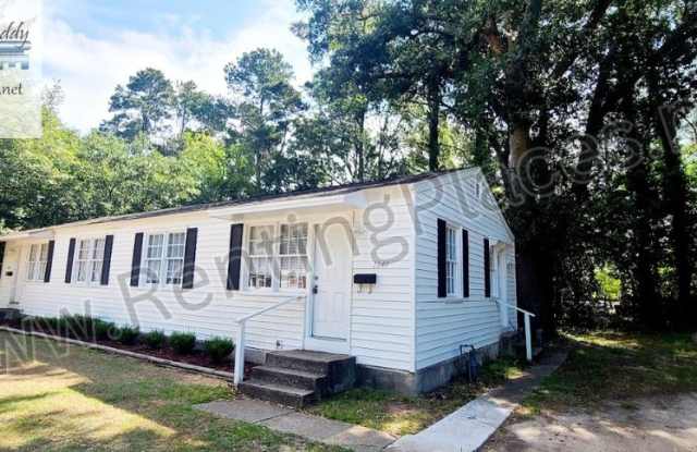 1240 Holden Dr