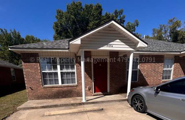 Photo of 3B/2B Duplex located on the South side of Fort Smith