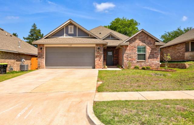 1107 Magnolia Drive in Noble Available NOW in Noble! - 1107 Magnolia Drive, Noble, OK 73068