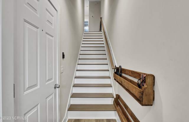 305 Fayetteville Avenue unit: 1