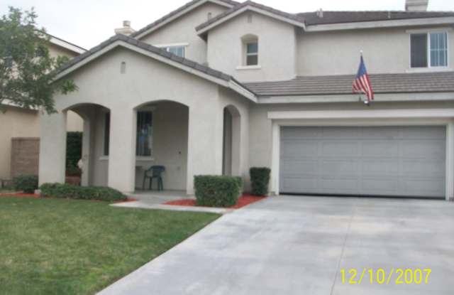 5 bedroom 3 bathroom home in Eastvale!