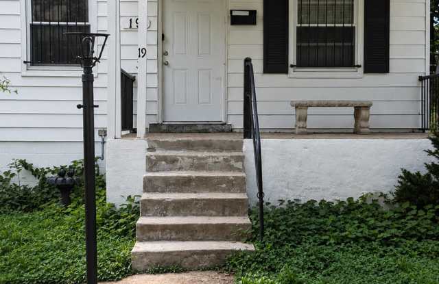 19 North Harvey Avenue