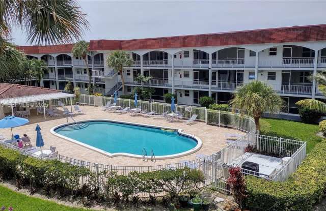 Photo of 501 Blue Heron Dr