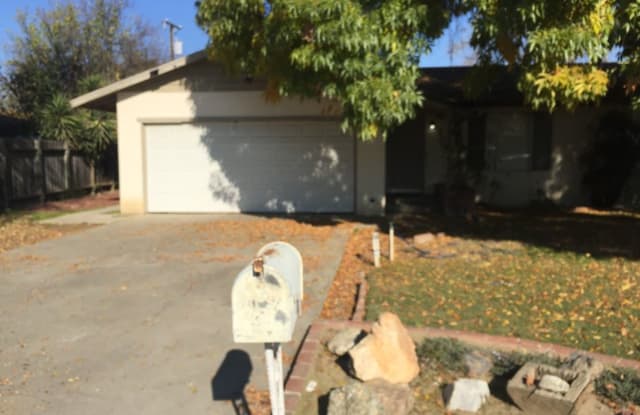 1526 N Canary Dr - 1526 North Canary Drive, Visalia, CA 93291