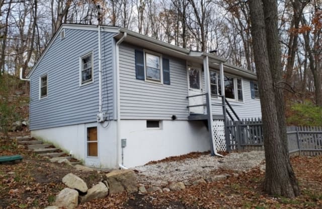 67 BREAKNECK RD - 67 Breakneck Road, Highland Lake, NJ 07422