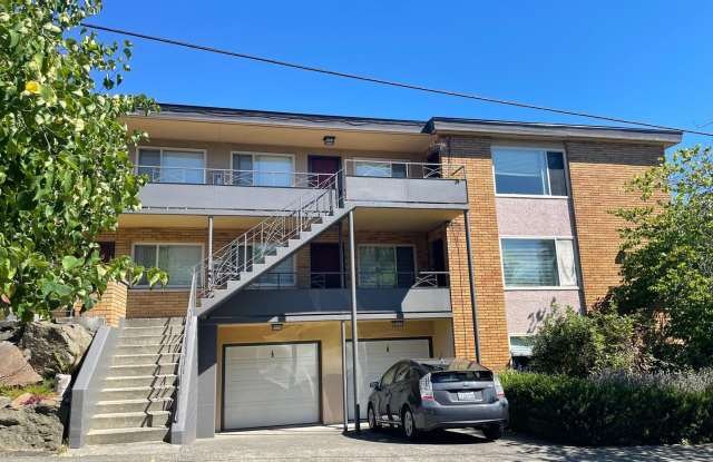Wallingford 2-Bed Condo with Garage!
