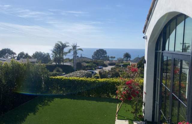 574 Amphitheatre Dr