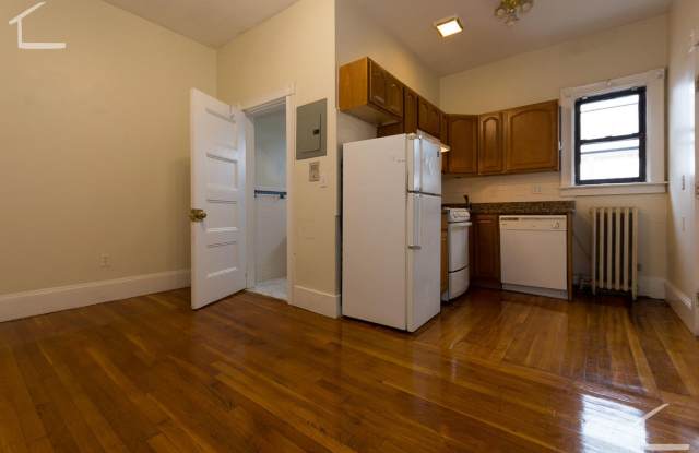 Photo of 40 Bay State Rd #5F Boston MA 02215