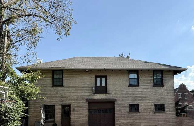 Photo of 3972 Rose Hill Avenue unit: Rear