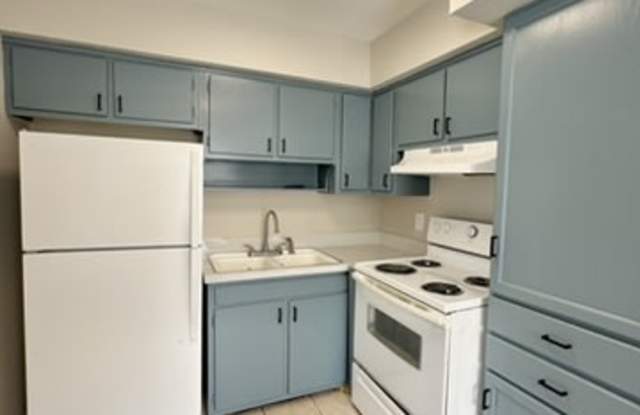 1636 Alexandria Dr. #3