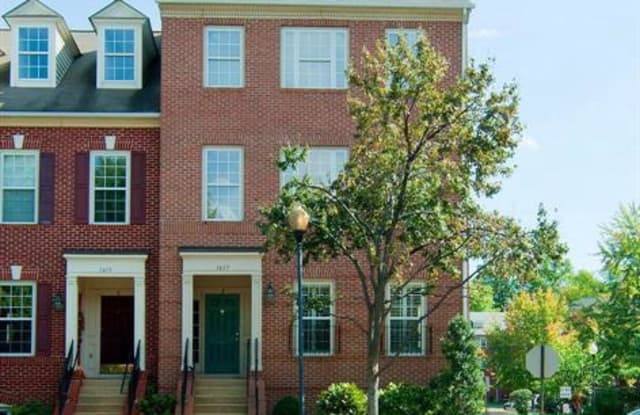 1617 HUNTING CREEK DR #B - 1617 Hunting Creek Drive, Alexandria, VA 22314