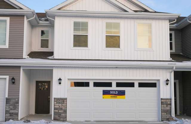 3111 NW Cedarwood Ln