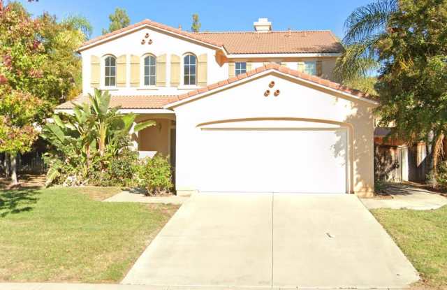 Four Bedroom Three Bathroom Home in Murrieta!