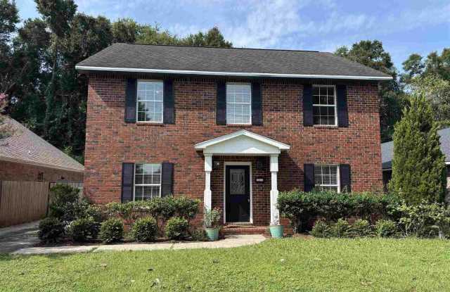 3111 Leesburg Sq