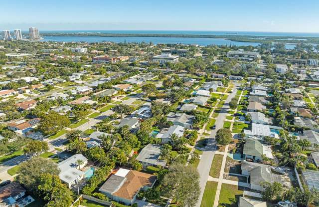 Photo of 429 Inlet Road