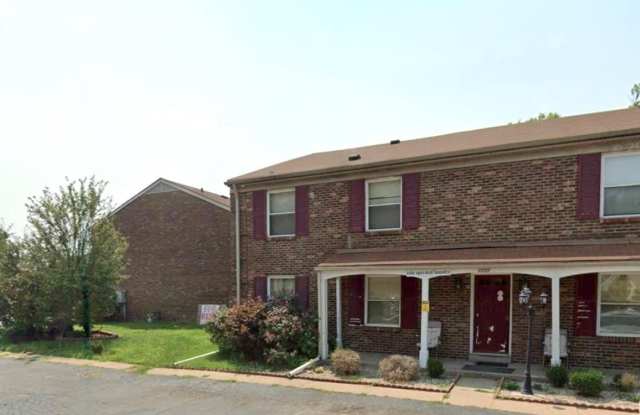 2711 CENTER Street