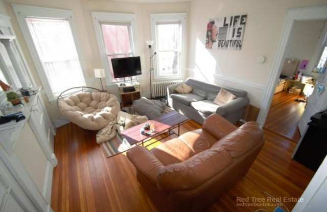 25 Forest Hills St.