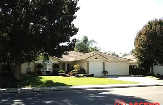 Spacious 4BD/2BA Home in Bakersfield's Desirable 93311 — HOA Community with Pool Access!