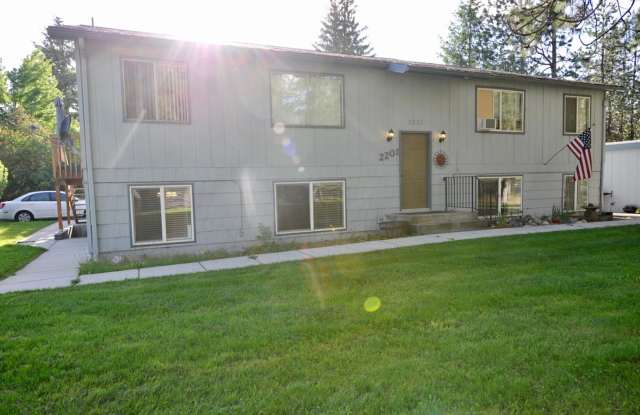 Downstairs unit 2 bed 1 bath