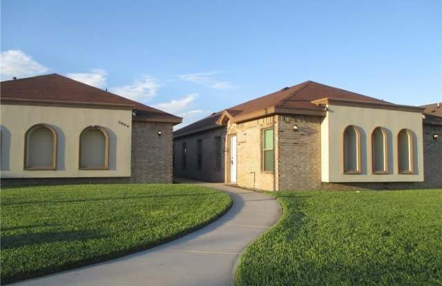 3004 E Diamond Head Avenue