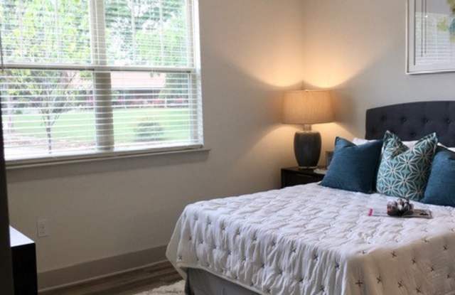 White Oak Grove Apartments