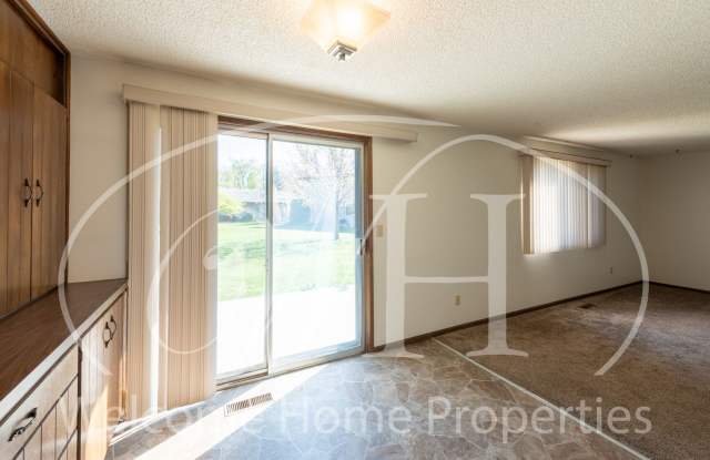 Photo of Great 2 Bedroom Condo with Storage and Outdoor Space