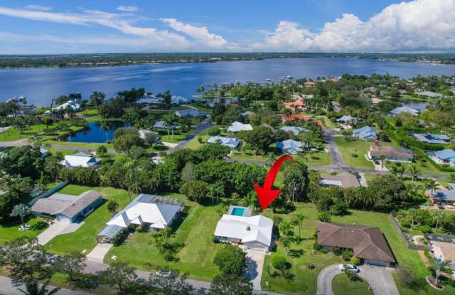 2416 NW Everglades Boulevard