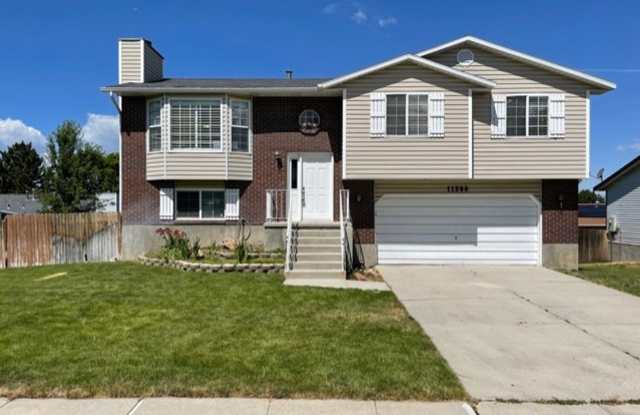 11266 Silver Ridge Dr