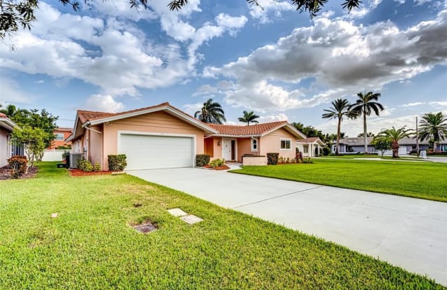 115 15TH ST - 115 15th Street, Belleair Beach, FL 33786