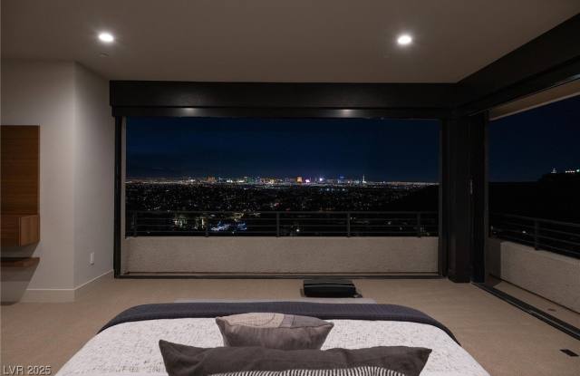 810 Dragons Eye Drive