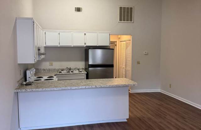 Updated/Remodeled Condo