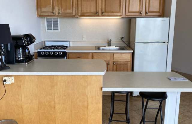 A partially furnished studio with lanai and Ocean view! - No parking included photos photos