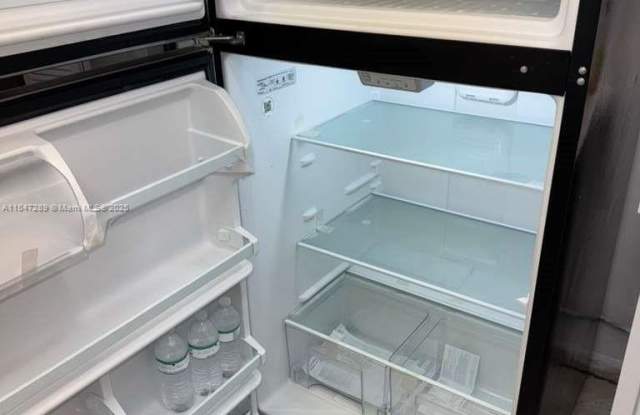 8450 Sunrise Lakes Blvd