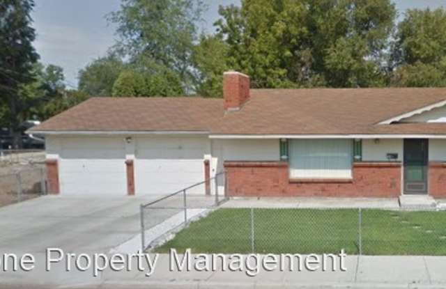 324 E. Dewey Ave.