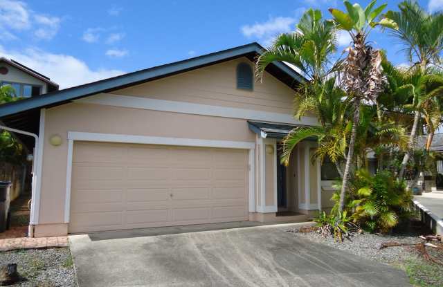 Clean 3 bedroom, 2 bath, 2 car garage home in Mililani Mauka