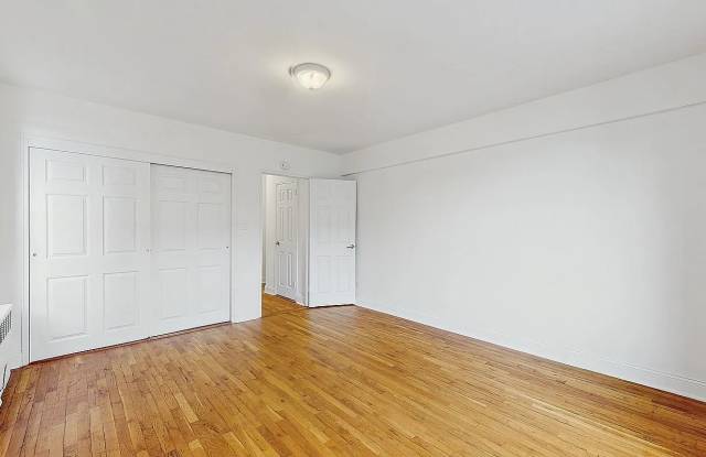 282 E 35th St Apt 4W