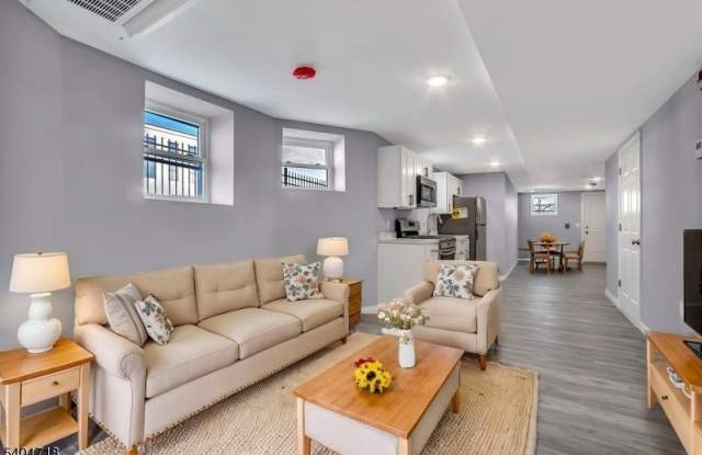 155-157 Clifton Ave