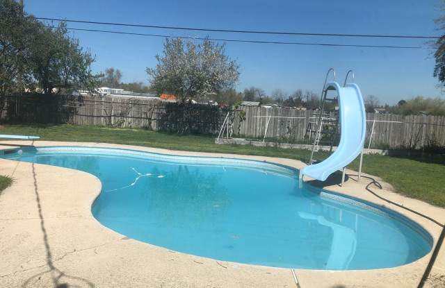 Summer on its way a must sees home with a pool - 1837 Park Circle, Linda, CA 95901