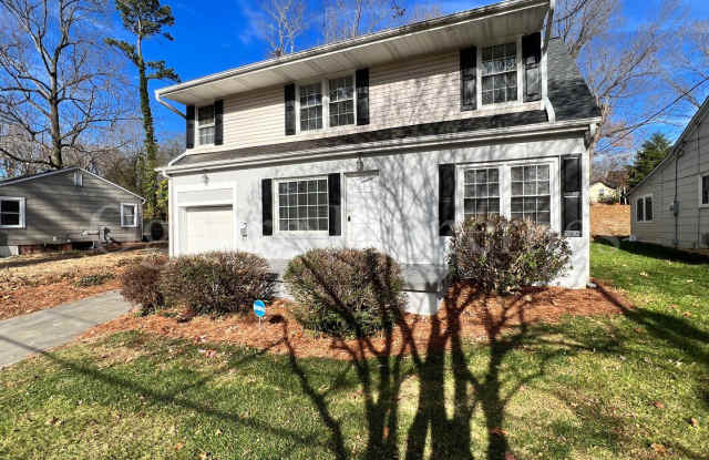 2439 CHEROKEE LANE - 2439 Cherokee Lane, Winston-Salem, NC 27103