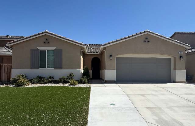 Rosamond 4 Bedroom + 3 Bathroom !