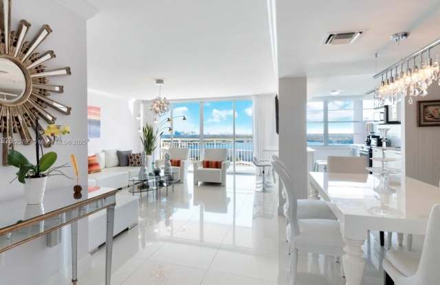 Photo of 18071 Biscayne Blvd