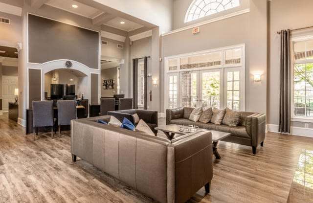 Ultris Courthouse Square