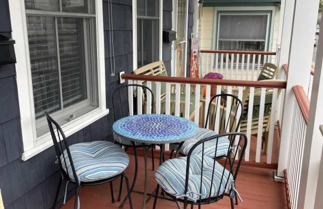 143 Mount Hermon Way unit: 1/2