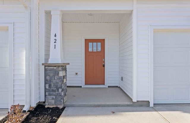 Perfectly Appointed Greenville Townhome 3bed/2.5 bath