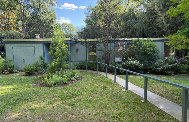 2111 MASON HILL Drive
